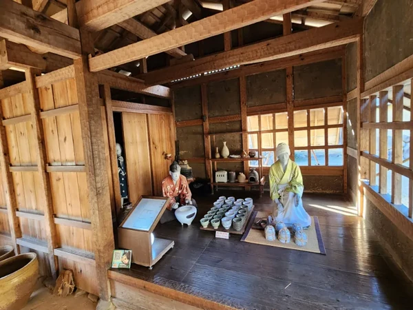 Asakura-era pottery merchant display
