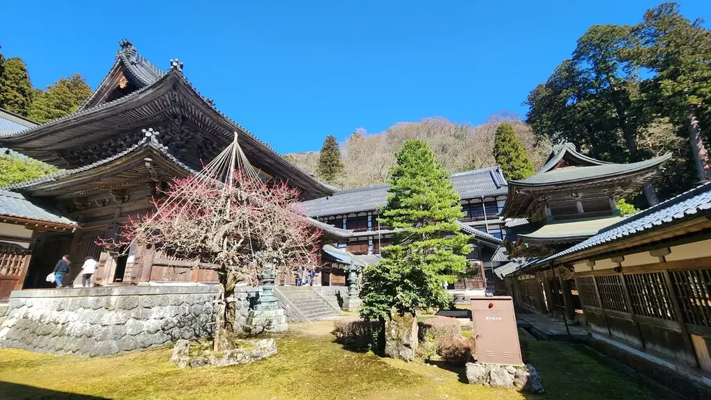 Eiheiji Temple courtyard, Fukui